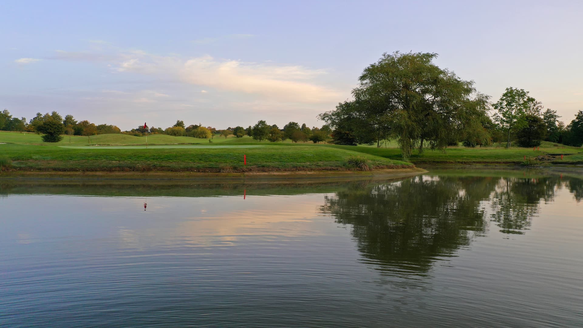 Aerial view of Chesfield Downs 18-hole golf course